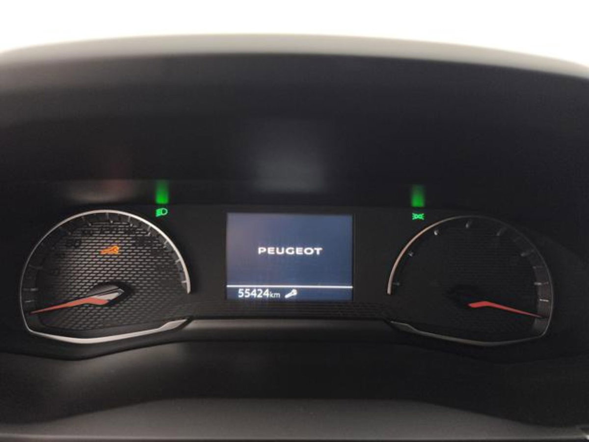 Peugeot 2008 PureTech 130 S&S Active (13)