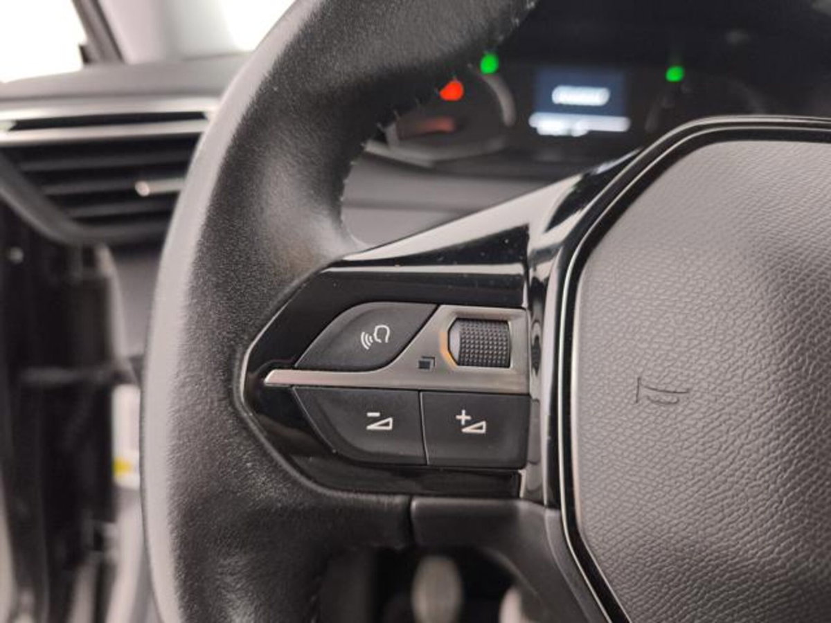 Peugeot 2008 PureTech 130 S&S Active (14)