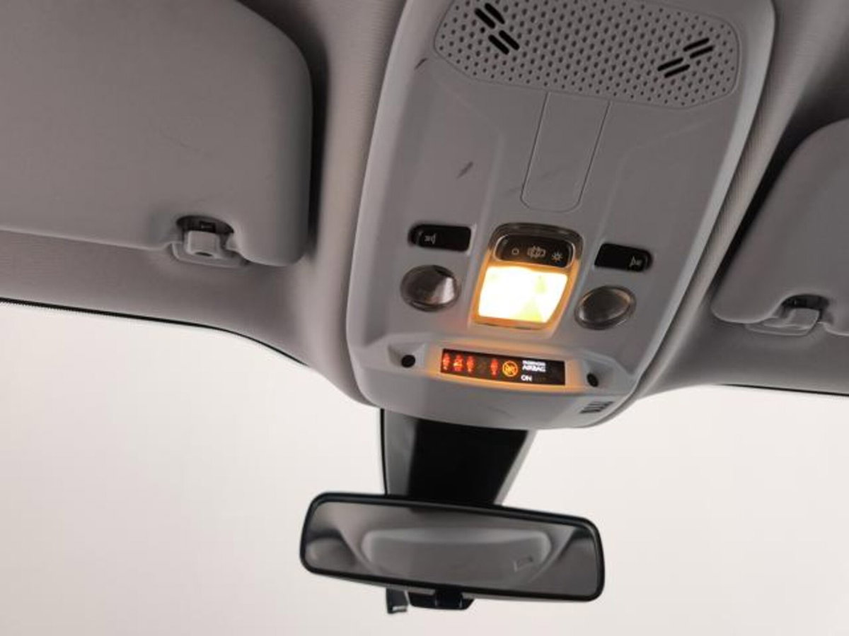 Peugeot 2008 PureTech 130 S&S Active (17)