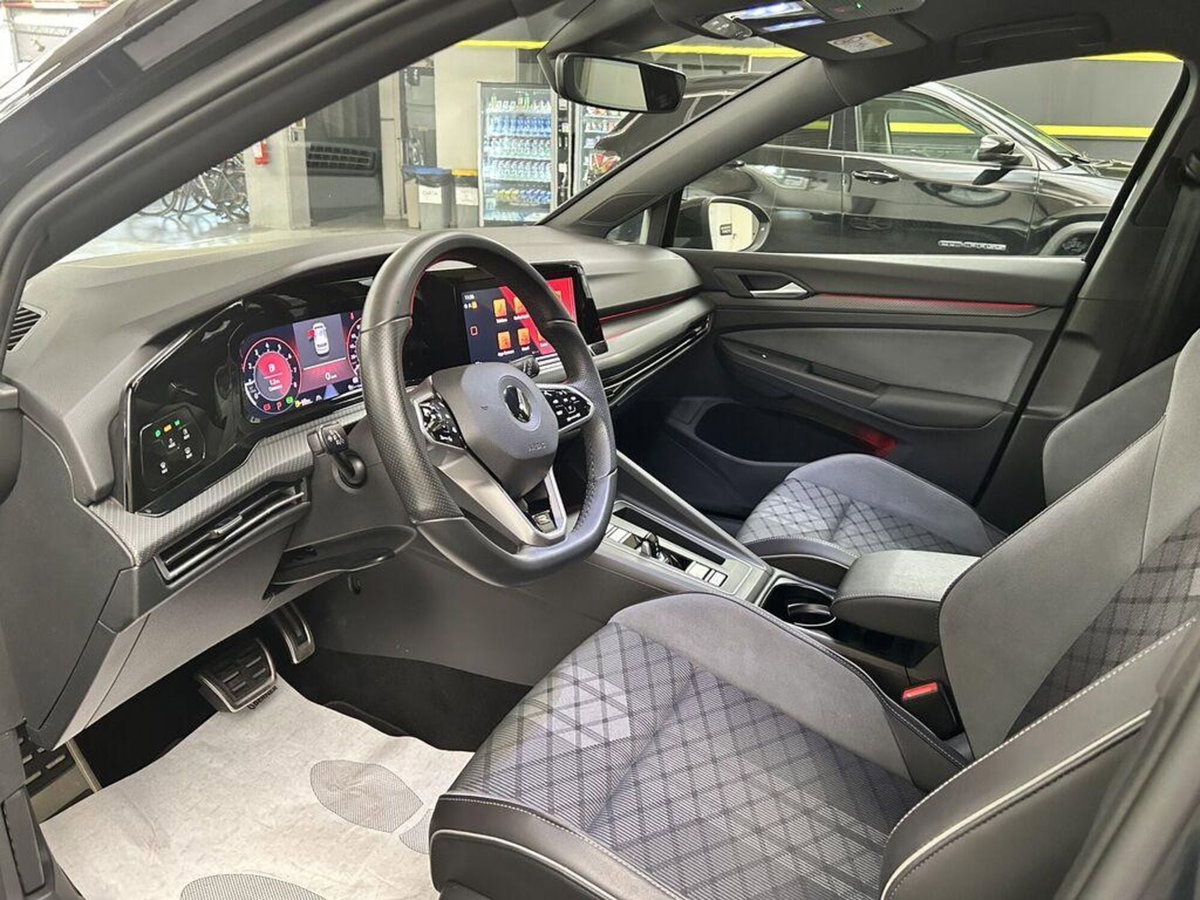 Volkswagen Golf 1.5 eTSI 150 CV EVO ACT DSG R-Line (8)