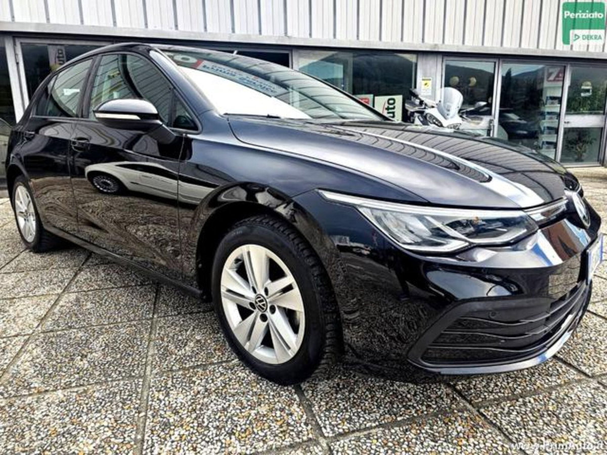 Volkswagen Golf Variant 1.0 eTSI EVO DSG Life (2)