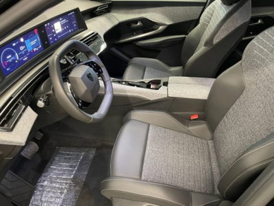 Peugeot 3008 1.2 hybrid Allure 145cv e-dcs6 (2)