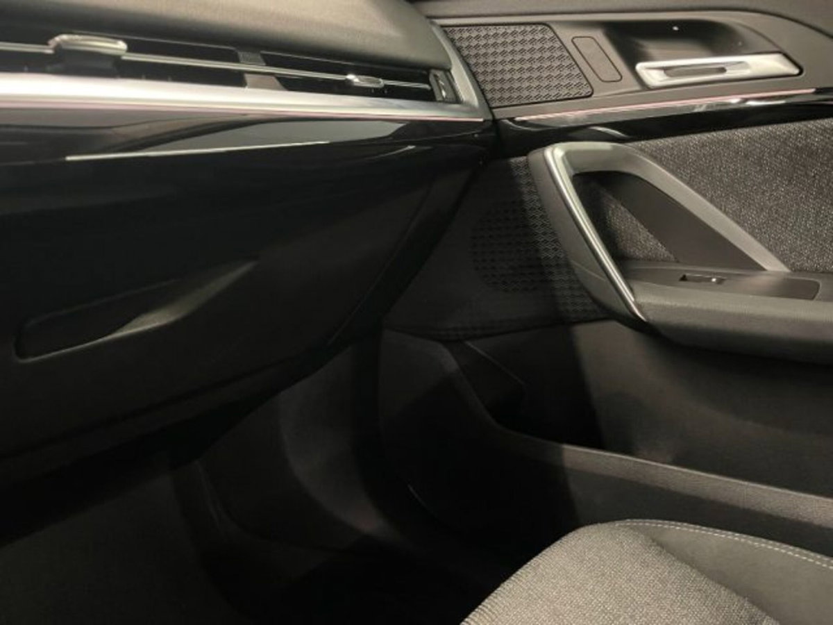 BMW X1 sDrive 18d Edition Essence (16)
