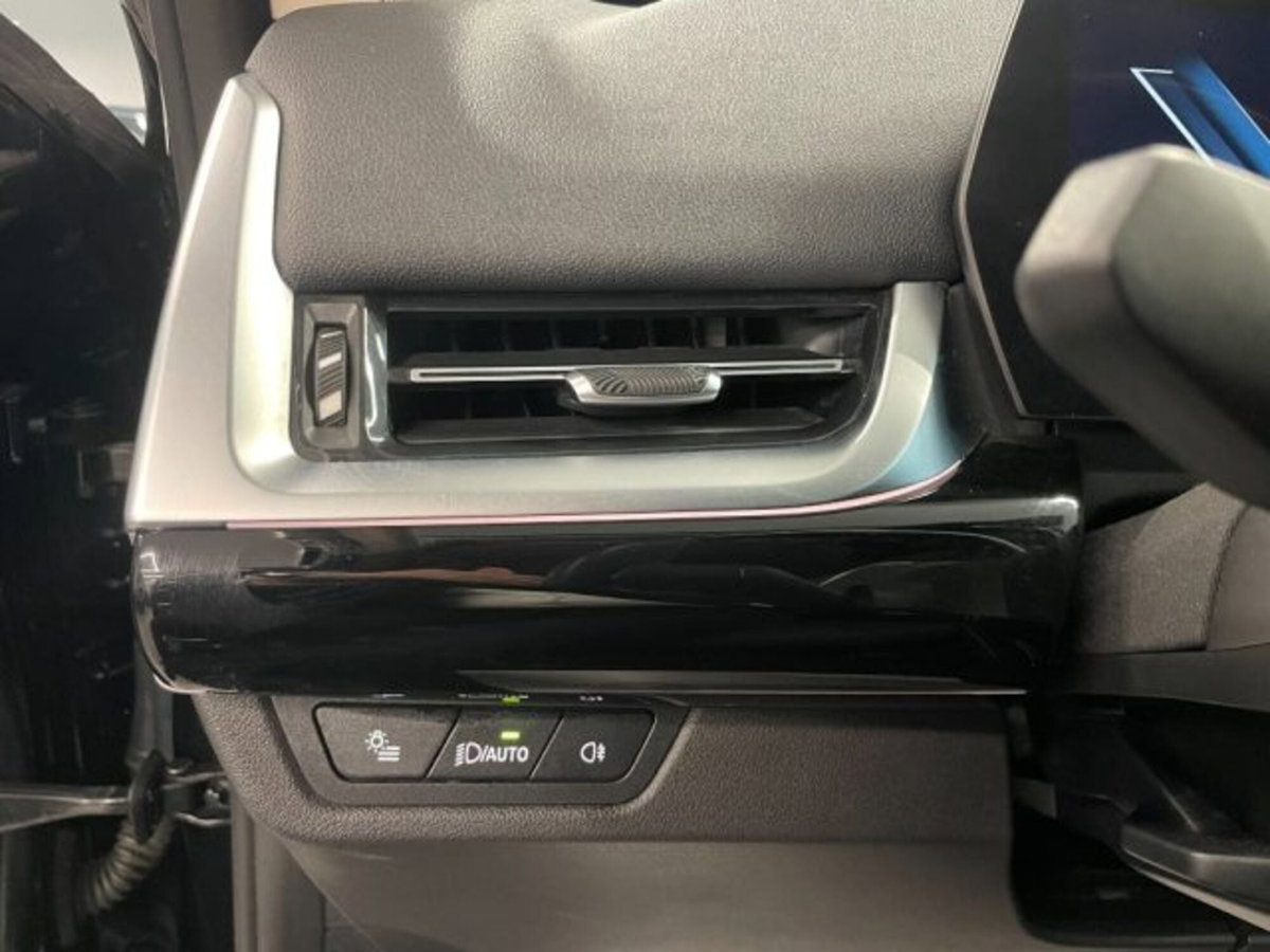 BMW X1 sDrive 18d Edition Essence (17)