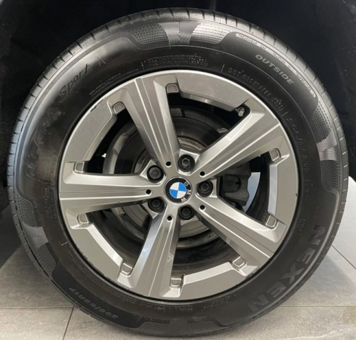 BMW X1 sDrive 18d Edition Essence (8)