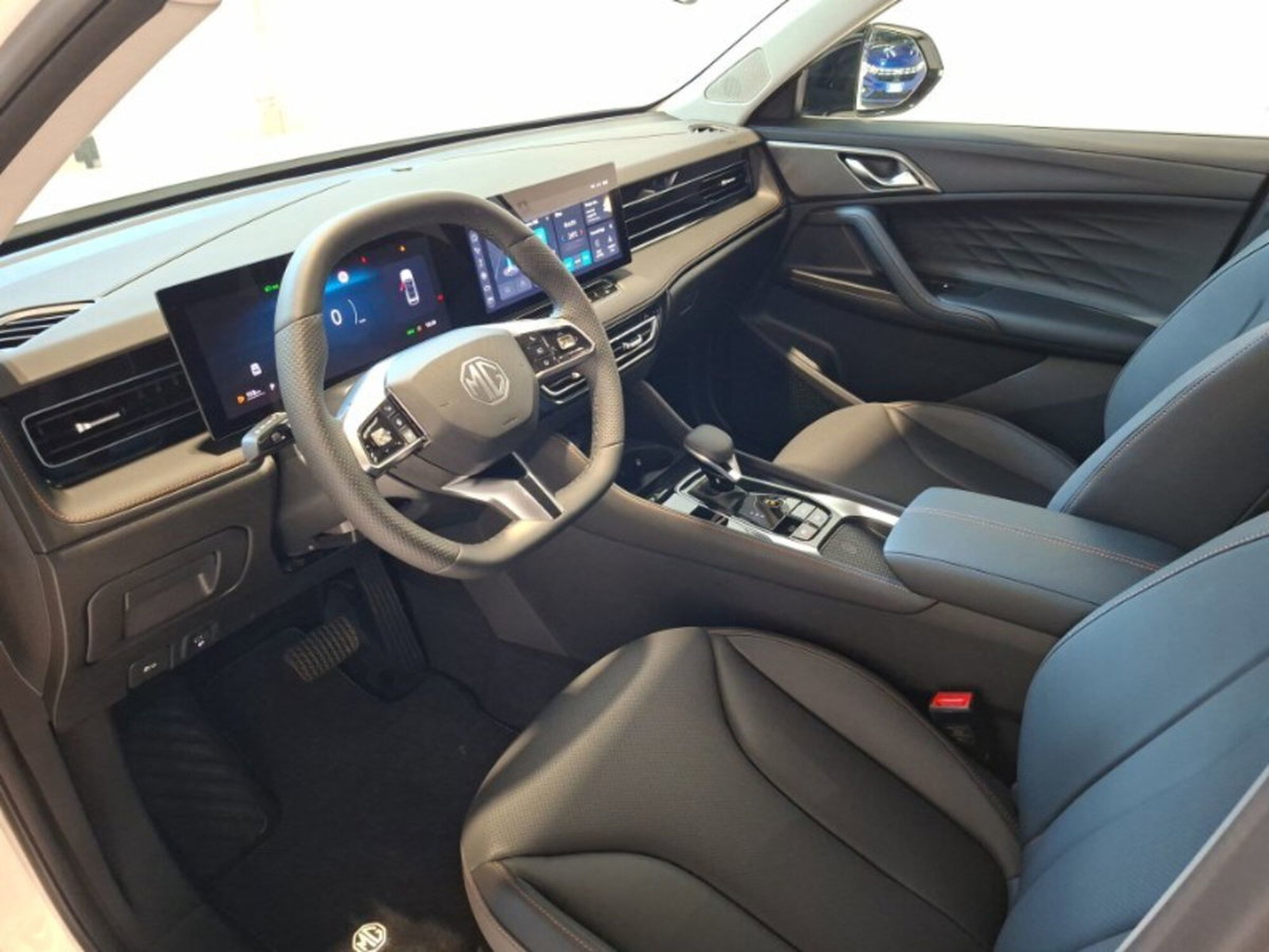Mg HS 1.5 hybrid+ Luxury auto (11)