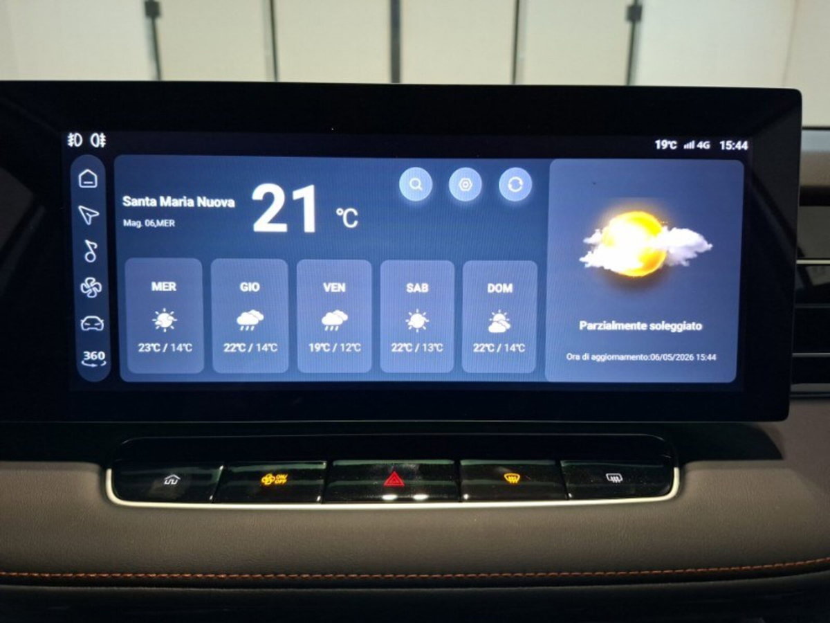 Mg HS 1.5 hybrid+ Luxury auto (17)