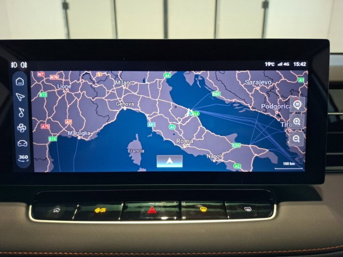 Mg HS 1.5 hybrid+ Luxury auto (18)