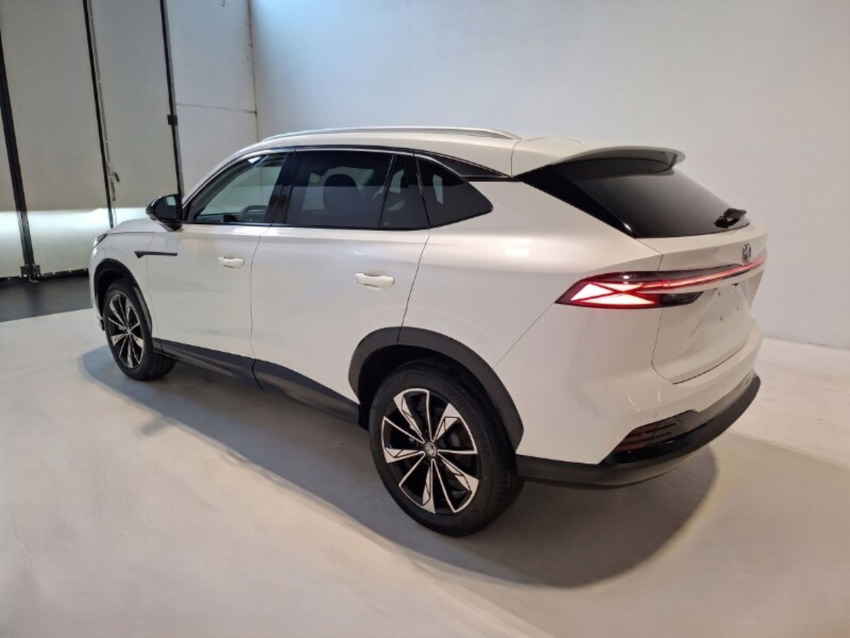 Mg HS 1.5 hybrid+ Luxury auto (4)