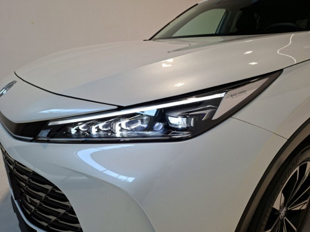 Mg HS 1.5 hybrid+ Luxury auto (8)