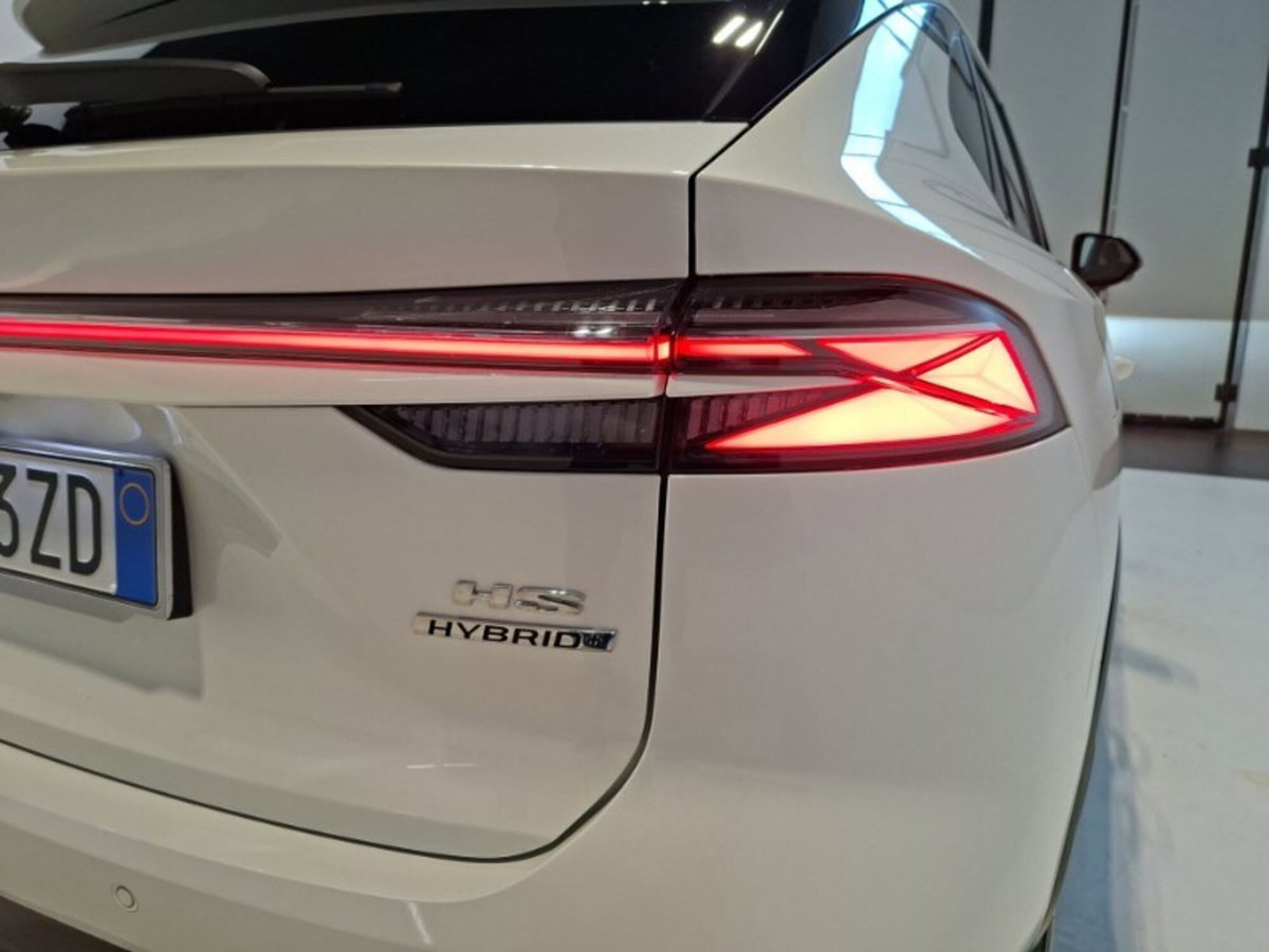 Mg HS 1.5 hybrid+ Luxury auto (9)