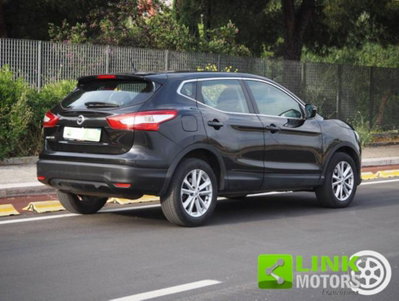 Nissan Qashqai 1.6 dCi 2WD Tekna (2)