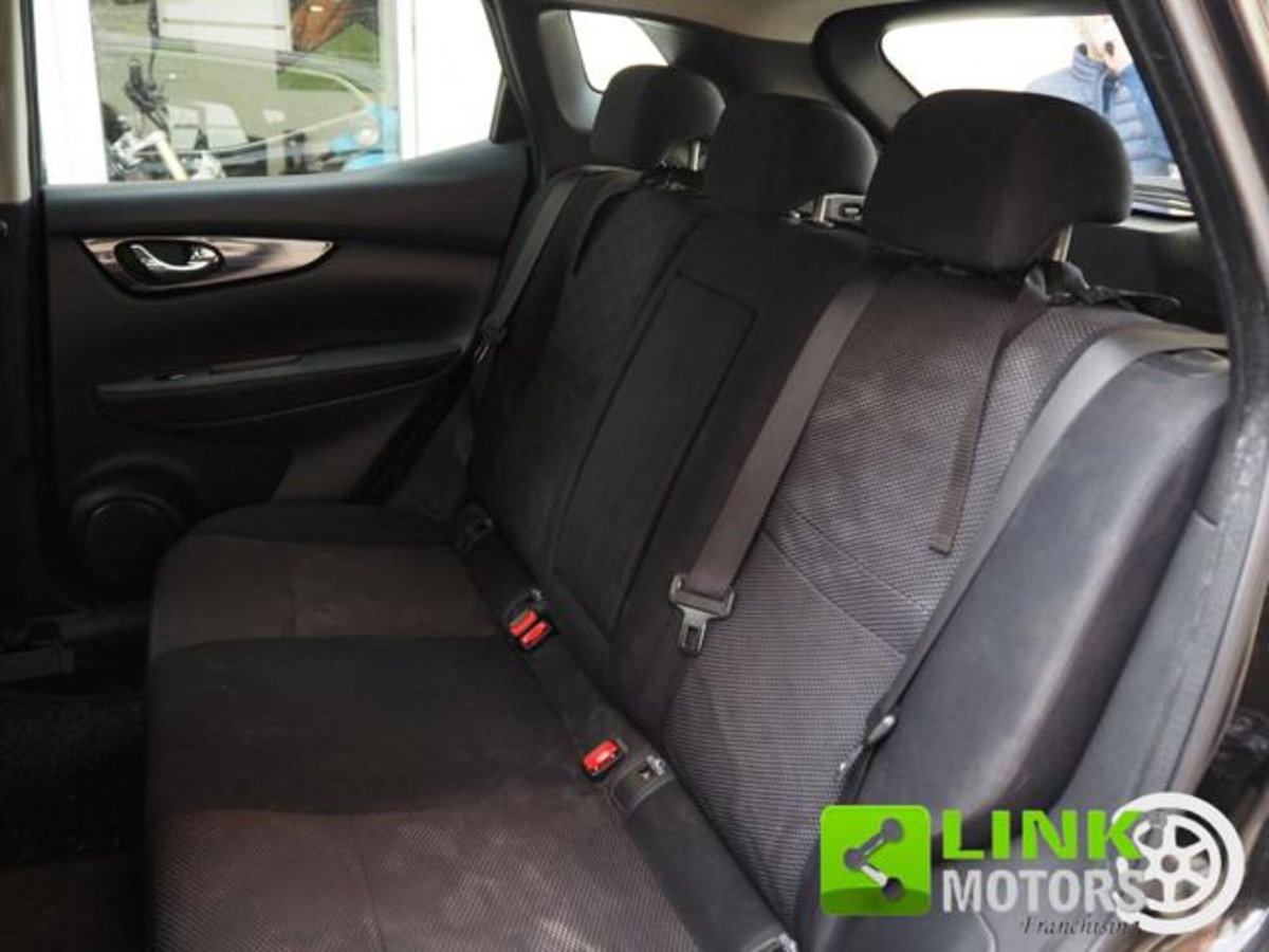 Nissan Qashqai 1.6 dCi 2WD Tekna (6)