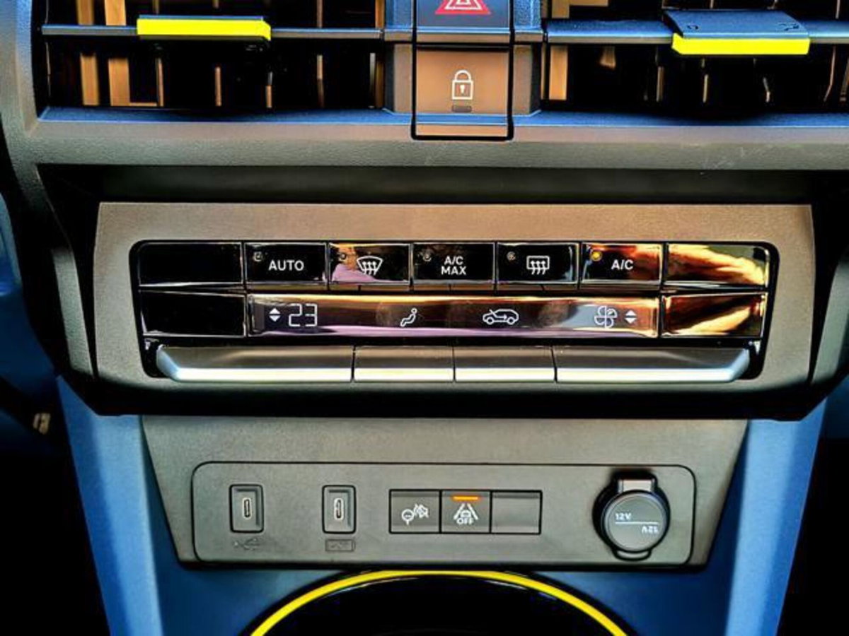 Fiat Grande Panda 1.2 hybrid La Prima 110cv edct (11)
