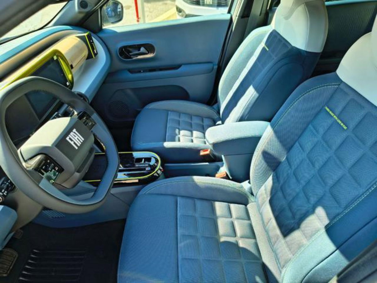 Fiat Grande Panda 1.2 hybrid La Prima 110cv edct (14)