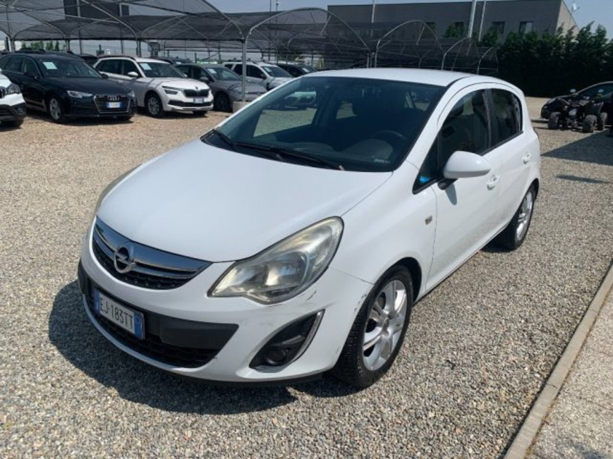 Opel Corsa 1.2 5 porte Cosmo