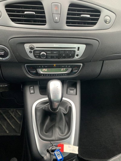 Renault Scenic E-Tech Electric 1.5 dCi 110CV EDC Energy (16)