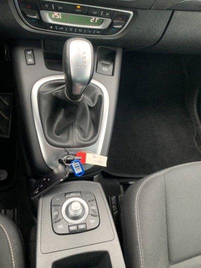 Renault Scenic E-Tech Electric 1.5 dCi 110CV EDC Energy (17)