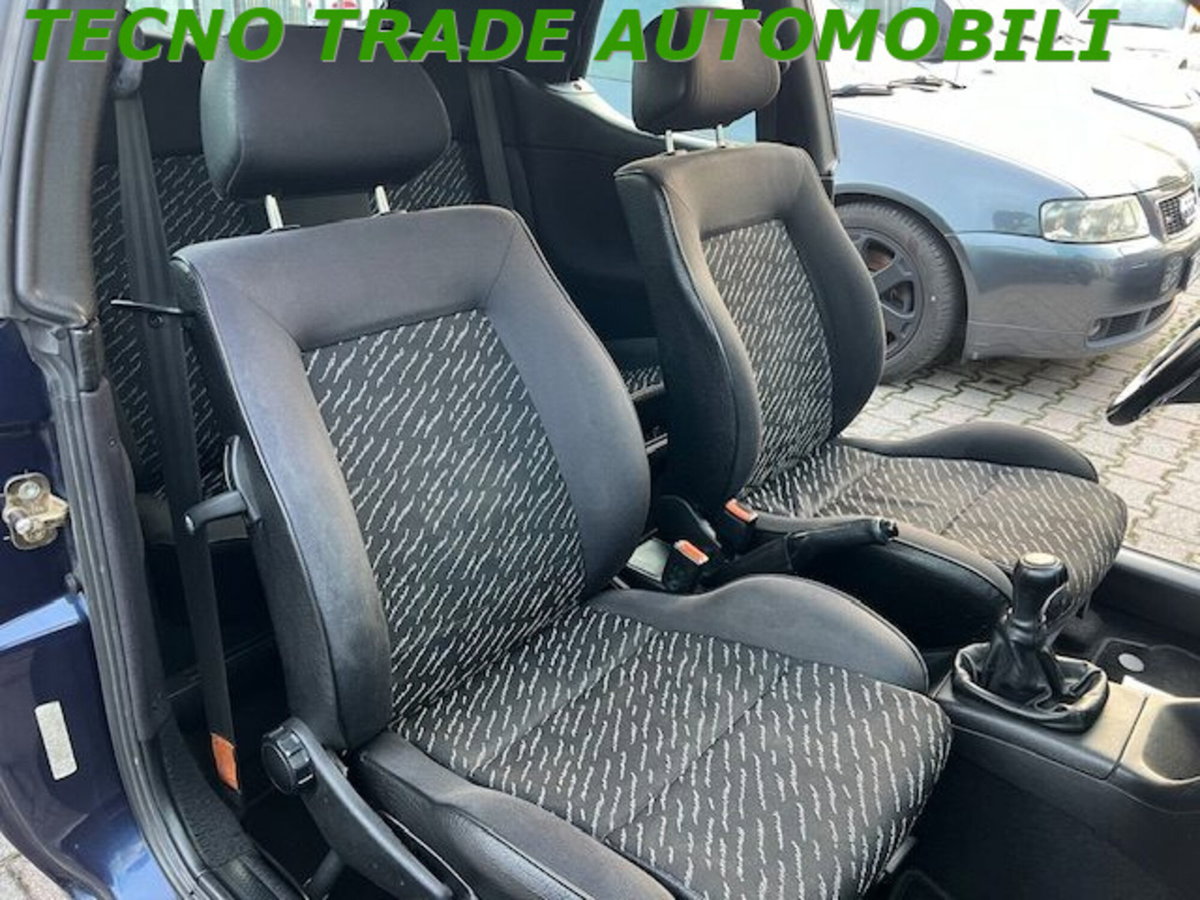 Volkswagen Golf Cabrio 1.6 cat Sport (12)