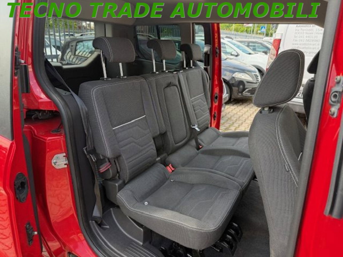 Ford Tourneo Connect 1.5 TDCi 120 CV Powershift Titanium (12)