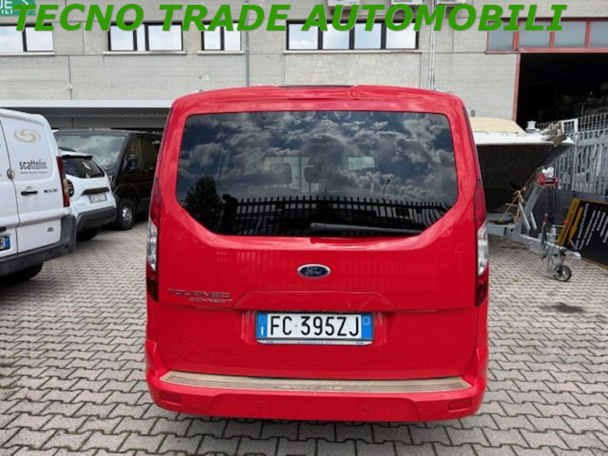 Ford Tourneo Connect 1.5 TDCi 120 CV Powershift Titanium (5)
