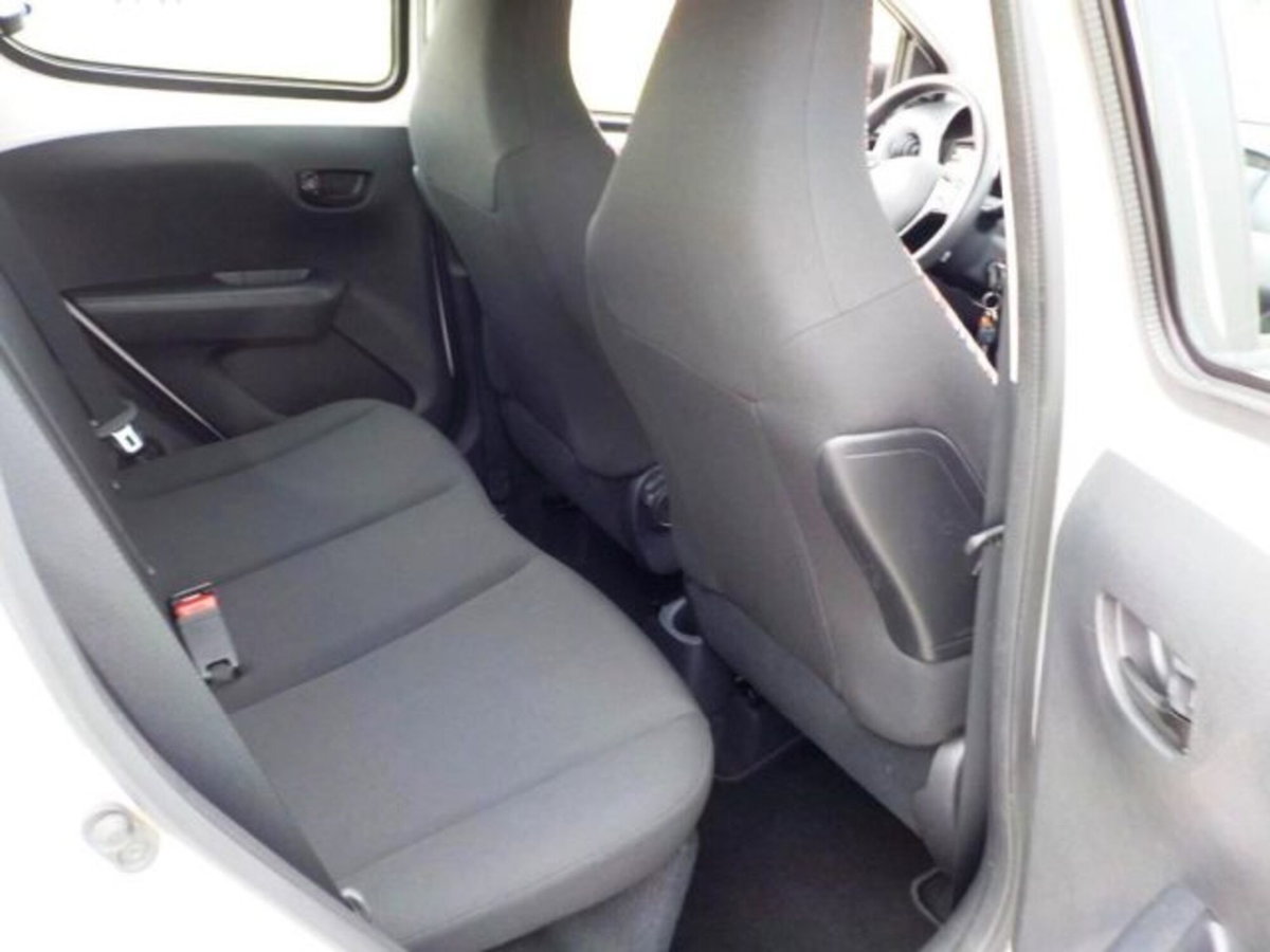 Citroen C1 C1 PureTech 82 5 porte Feel (16)