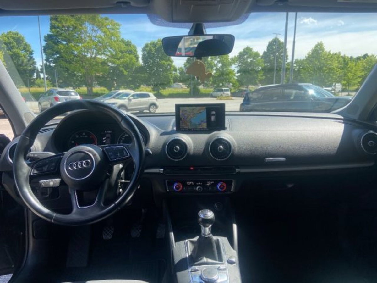 Audi A3 Sportback 30 TDI Admired (10)
