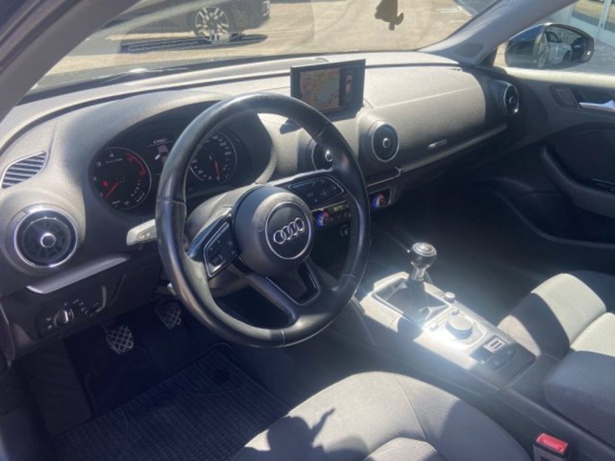 Audi A3 Sportback 30 TDI Admired (11)