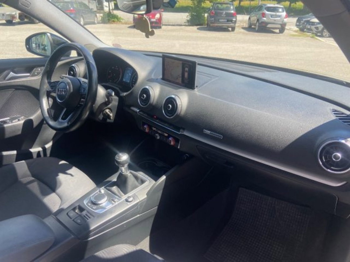 Audi A3 Sportback 30 TDI Admired (12)