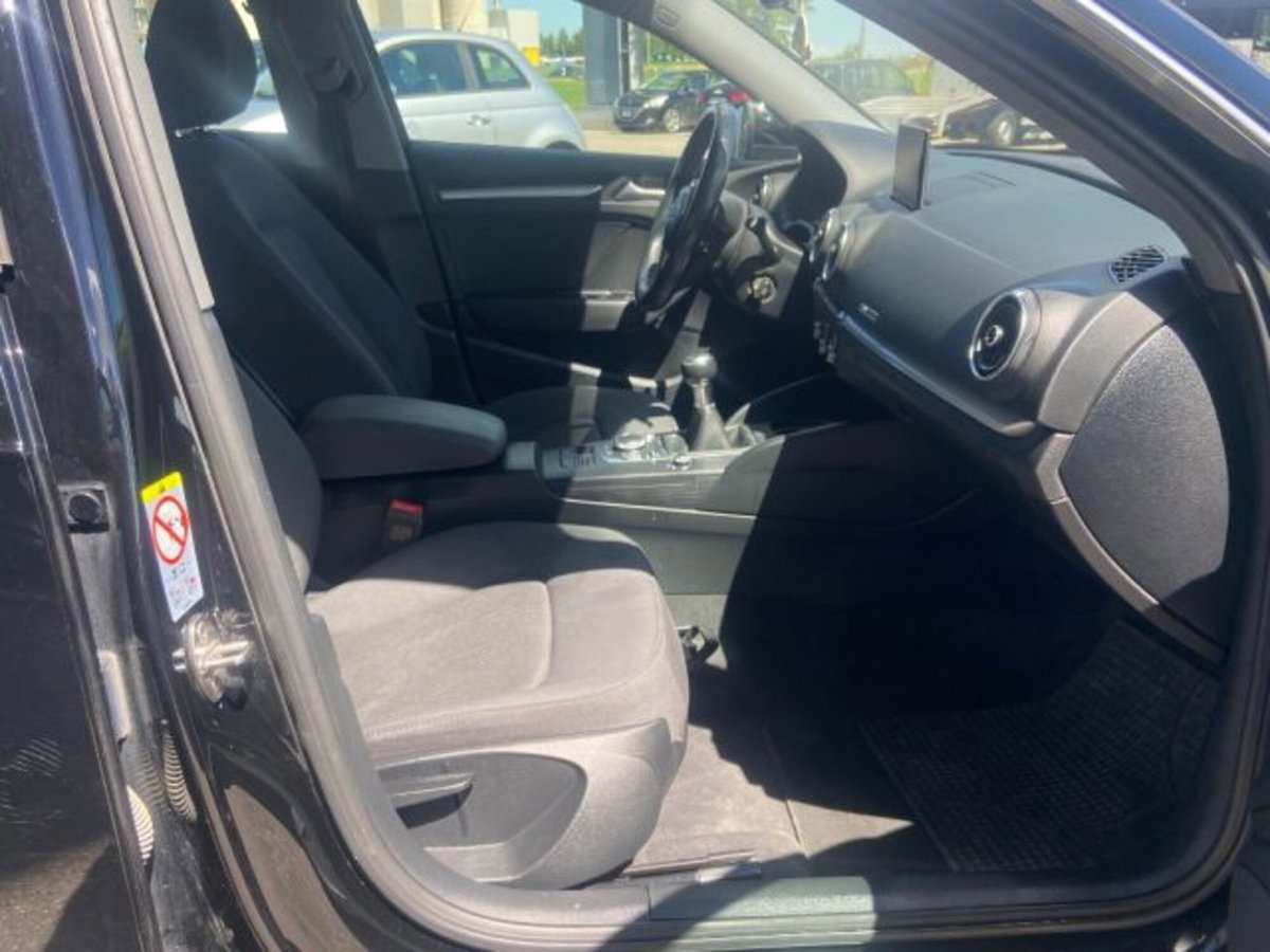 Audi A3 Sportback 30 TDI Admired (13)