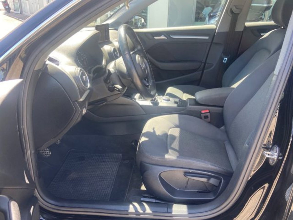 Audi A3 Sportback 30 TDI Admired (14)
