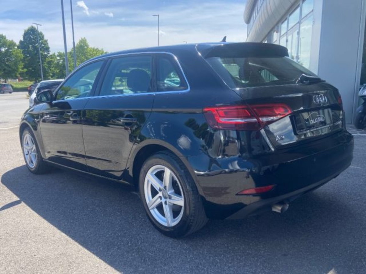 Audi A3 Sportback 30 TDI Admired (6)