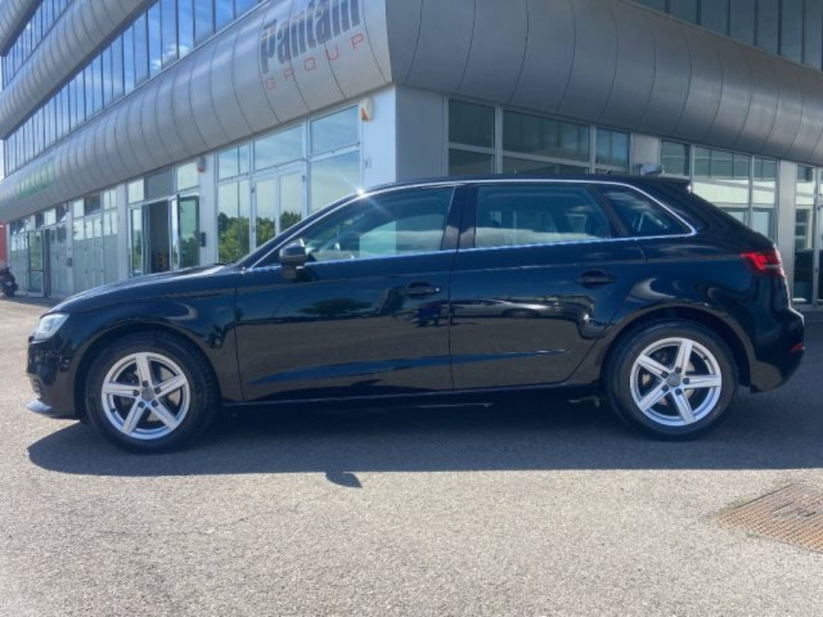 Audi A3 Sportback 30 TDI Admired (8)