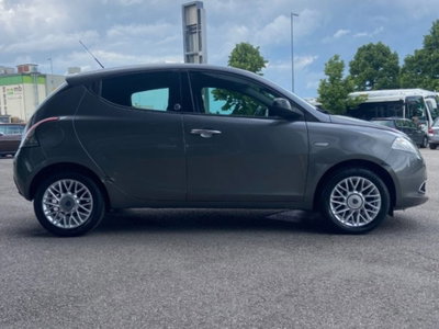 Lancia Ypsilon 1.2 69 CV 5 porte GPL Ecochic Gold (7)