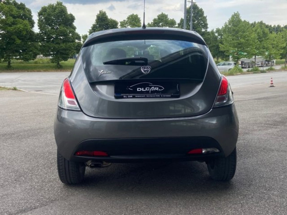 Lancia Ypsilon 1.2 69 CV 5 porte GPL Ecochic Gold (9)