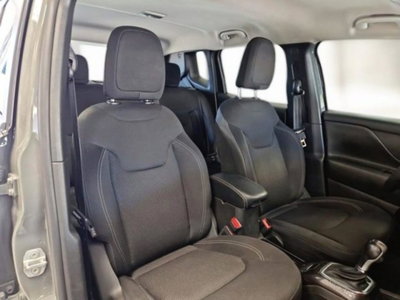 Jeep Renegade 1.3 T4 190CV PHEV 4xe AT6 Limited (9)