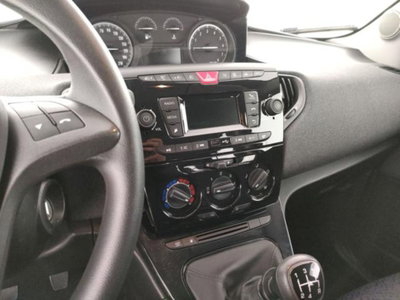 Lancia Ypsilon 1.2 69 CV 5 porte GPL Ecochic Silver (8)