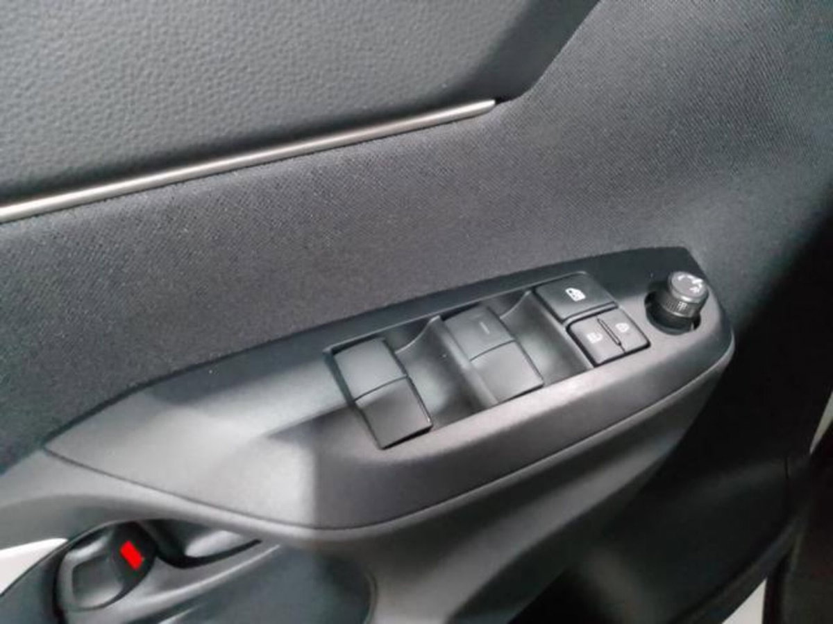 Toyota Yaris Cross 1.5h GR Sport Black Sky fwd 116cv e-cvt (18)