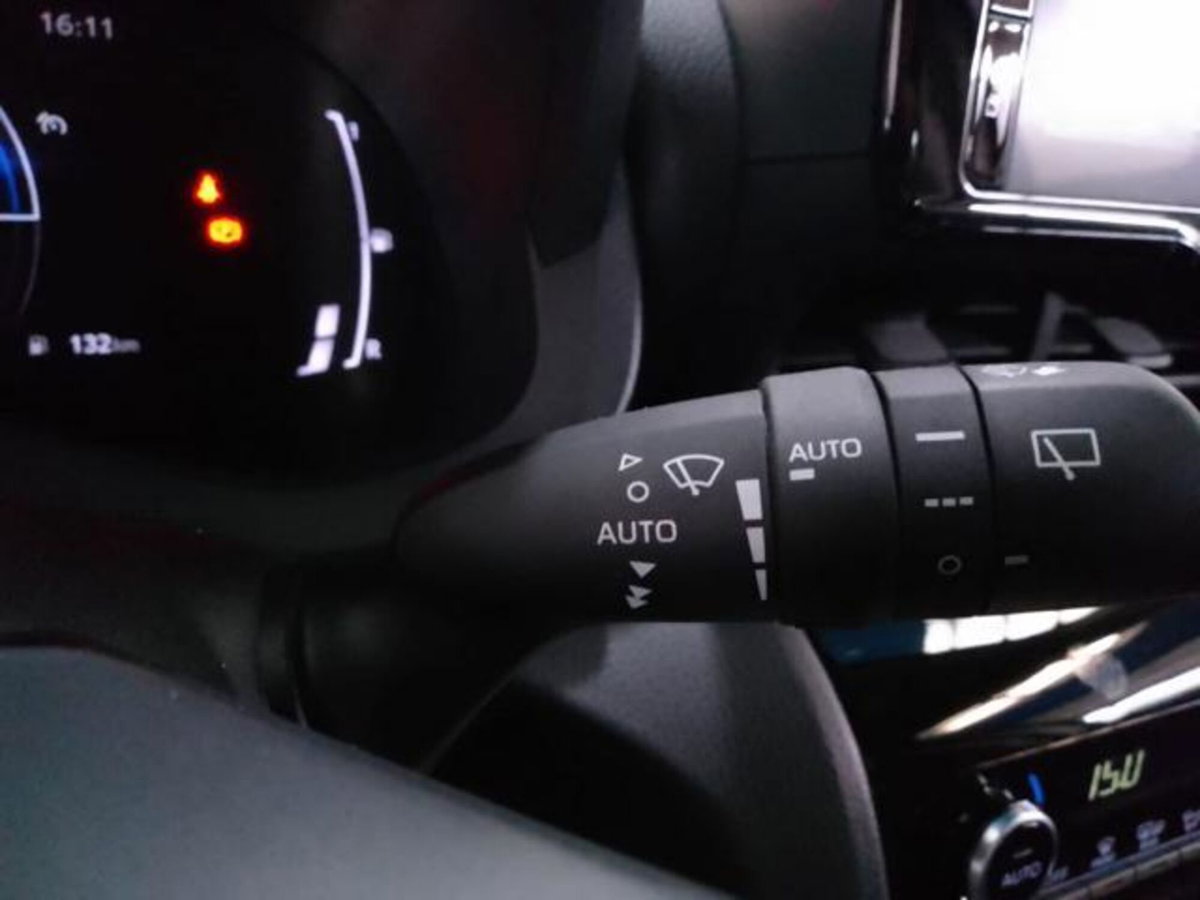 Toyota Yaris Cross 1.5h GR Sport Black Sky fwd 116cv e-cvt (19)
