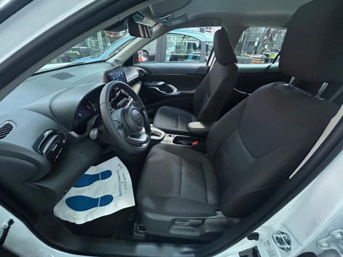 Toyota Yaris Cross 1.5h GR Sport Black Sky fwd 116cv e-cvt (7)