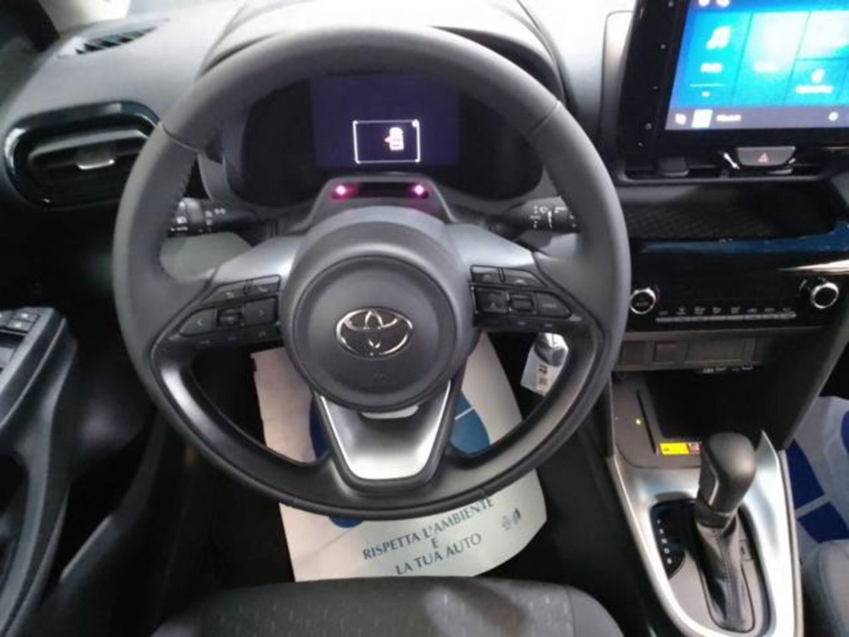 Toyota Yaris Cross 1.5h GR Sport Black Sky fwd 116cv e-cvt (9)