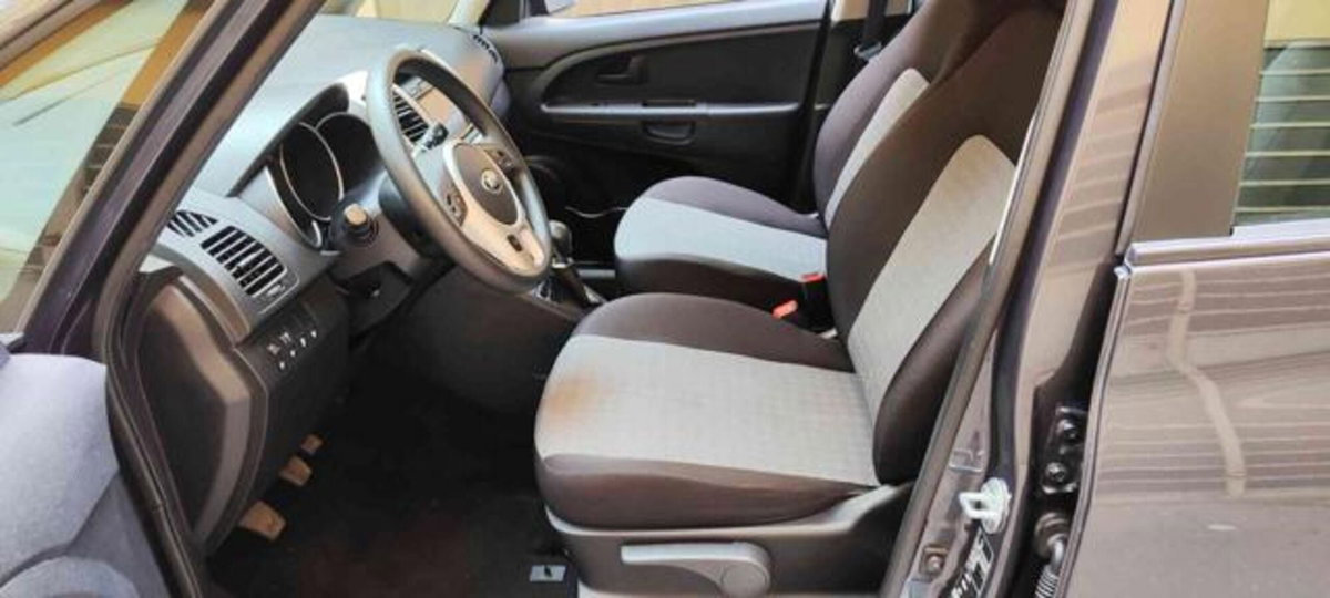 Kia Venga 1.4 EcoGPL Active (8)