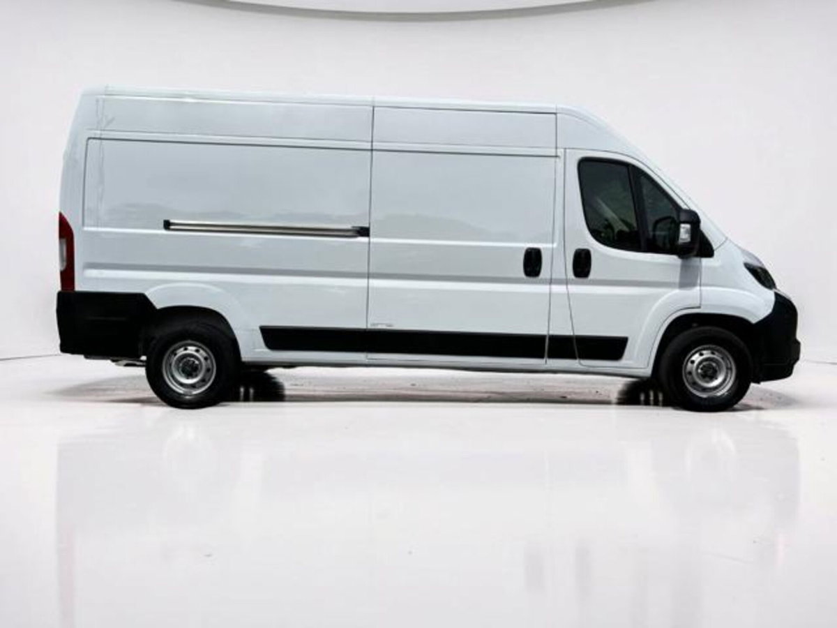 Opel Movano Furgone 35 2.2 BlueHDi 140 S&S PLM-TA Furgone (3)