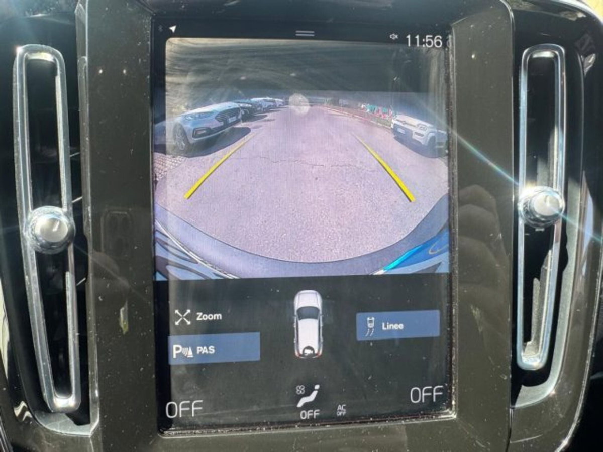 Volvo XC40 T2 automatico Core (11)