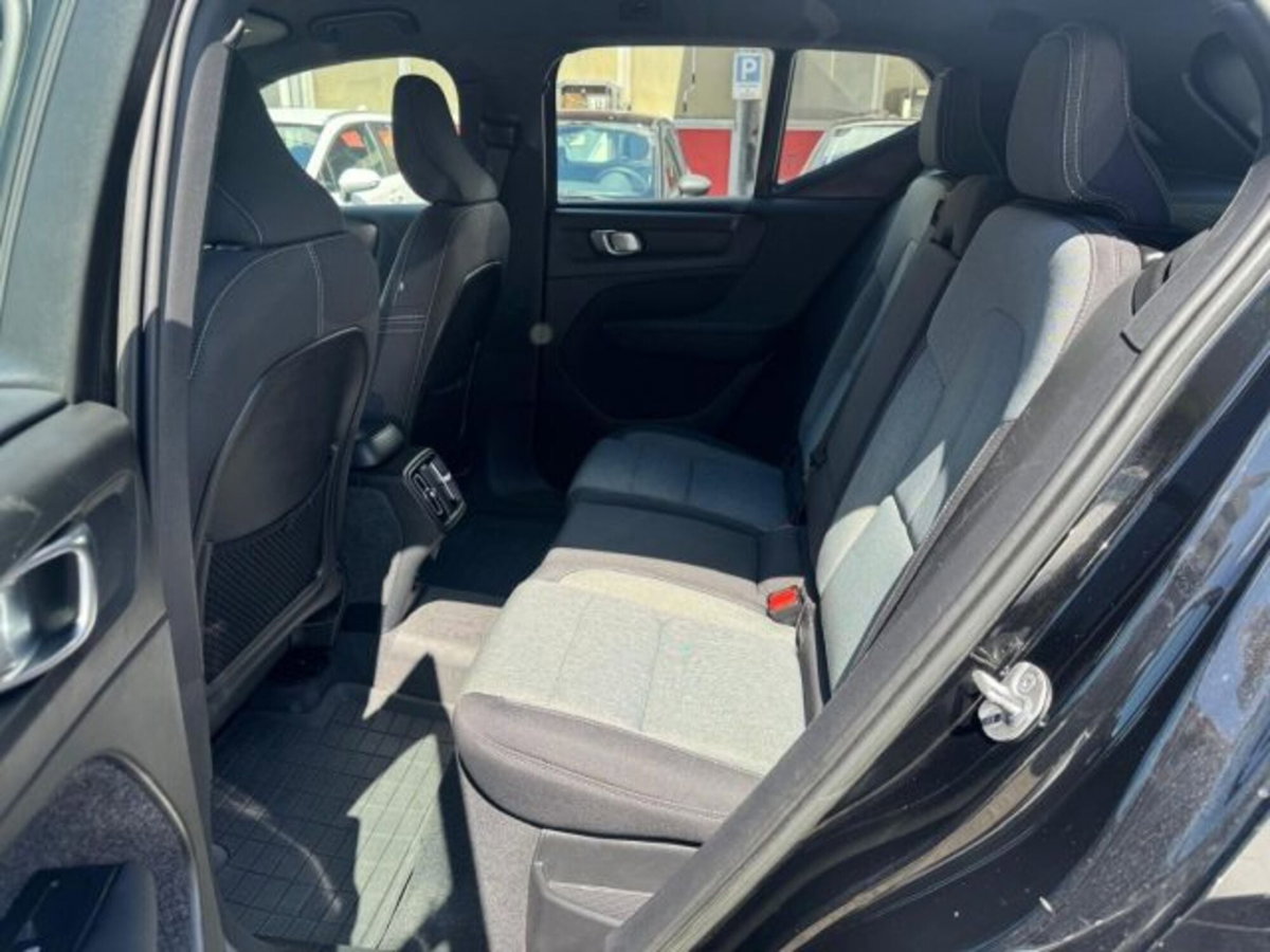 Volvo XC40 T2 automatico Core (15)