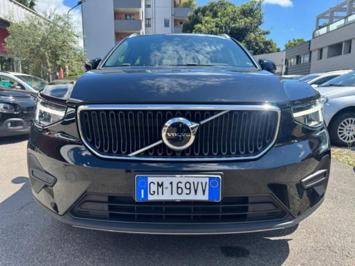Volvo XC40 T2 automatico Core (2)
