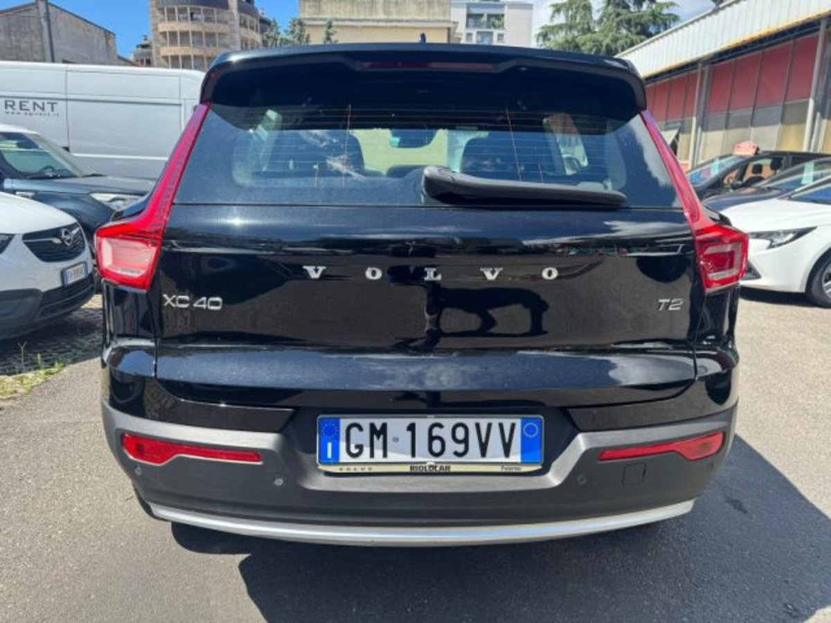 Volvo XC40 T2 automatico Core (6)