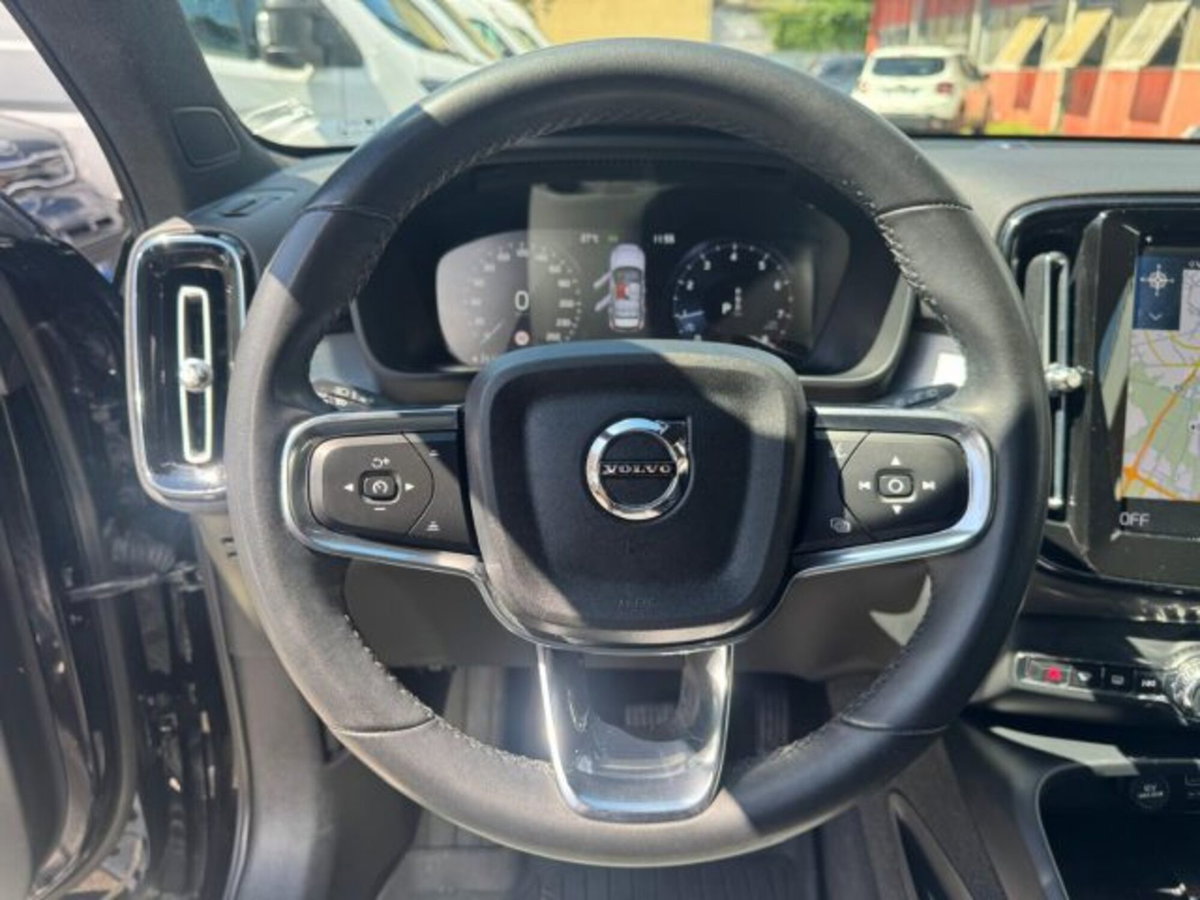 Volvo XC40 T2 automatico Core (8)