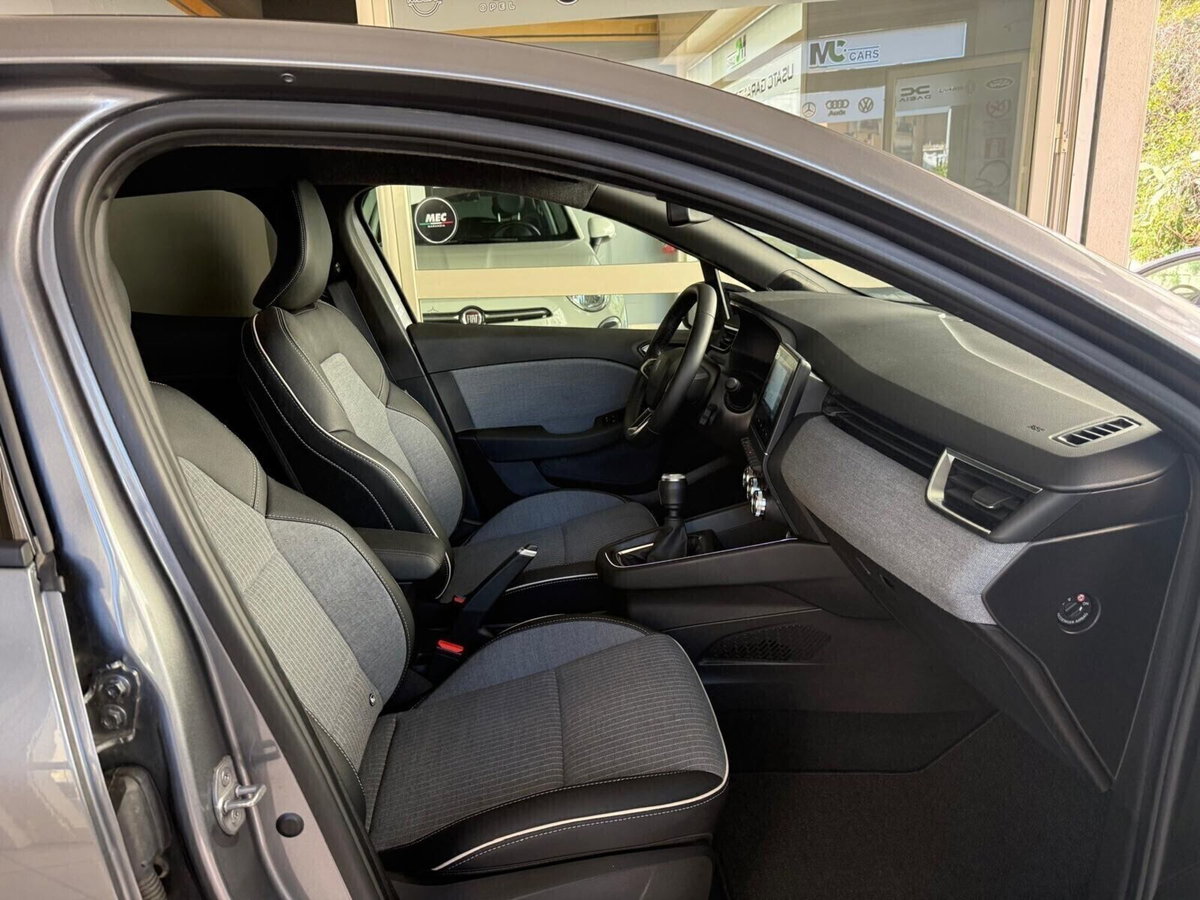 Renault Clio TCe 90 CV 5 porte Techno (12)