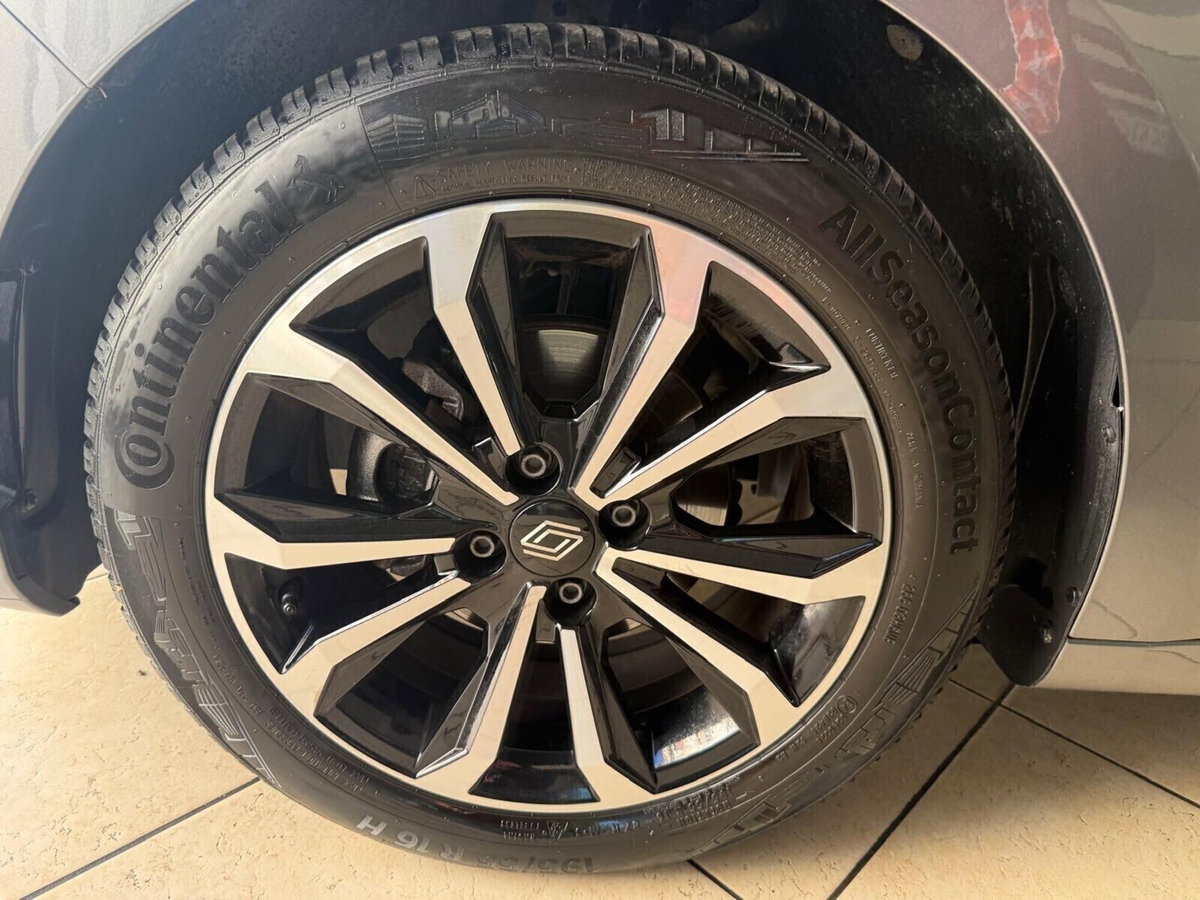 Renault Clio TCe 90 CV 5 porte Techno (16)